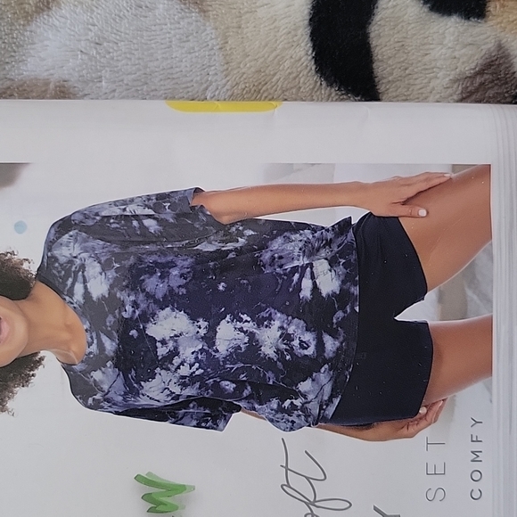 🥶🆕️ 3pc. Pj's Set. 18 - Picture 3 of 4